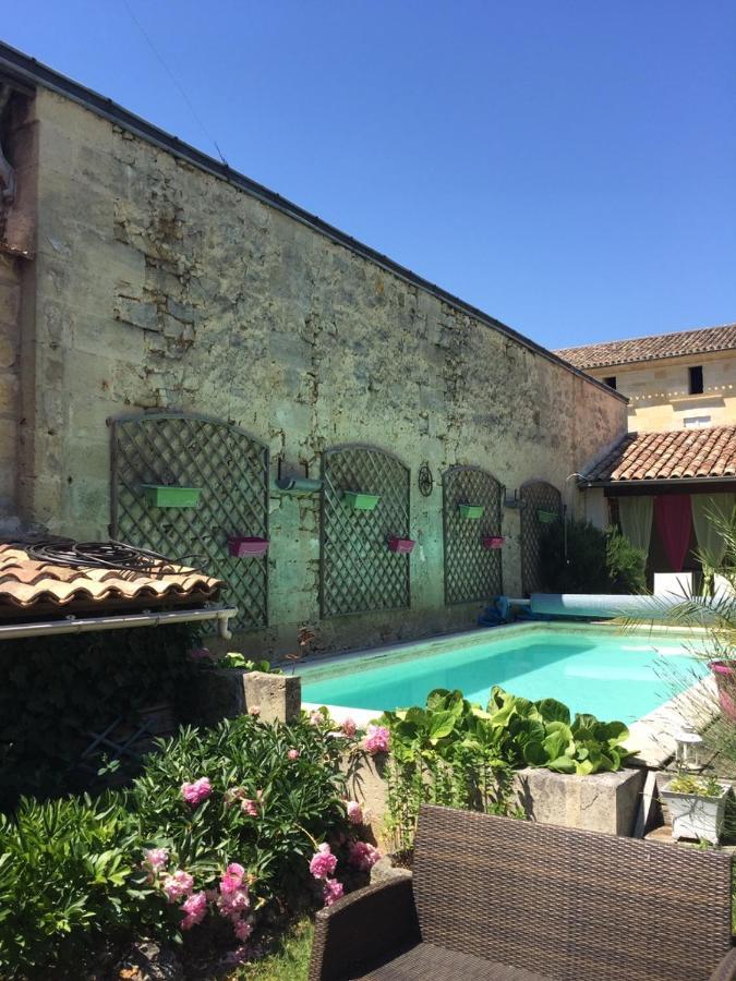 La Maison Du Bourg B&B Puisseguin Dış mekan fotoğraf