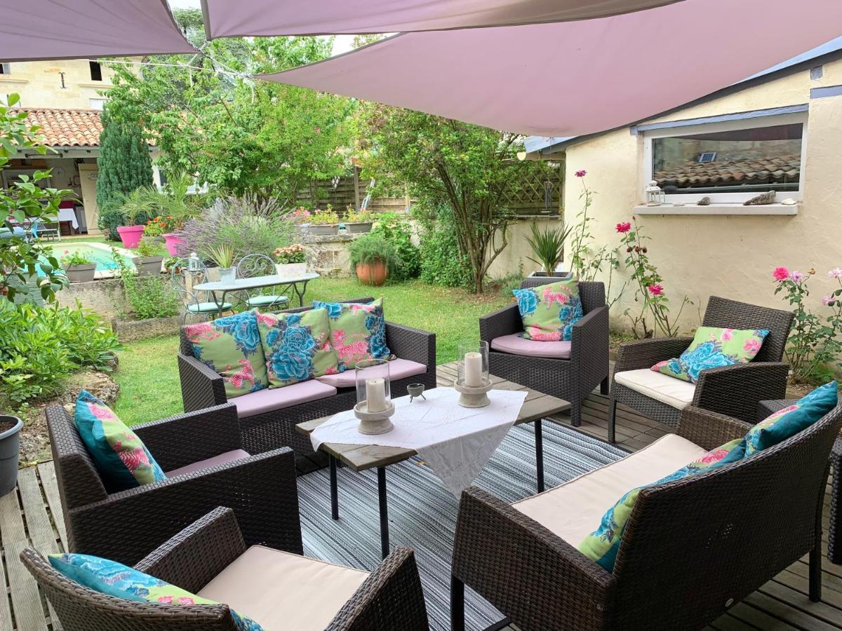 La Maison Du Bourg B&B Puisseguin Dış mekan fotoğraf