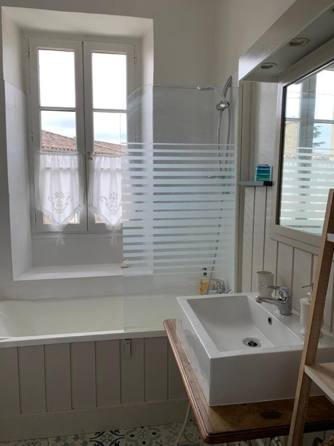 La Maison Du Bourg B&B Puisseguin Dış mekan fotoğraf