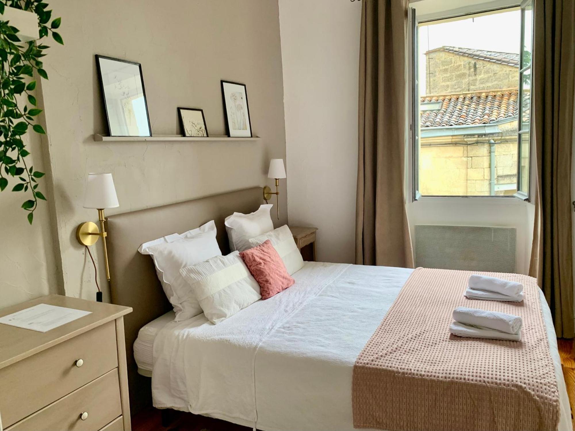 La Maison Du Bourg B&B Puisseguin Dış mekan fotoğraf